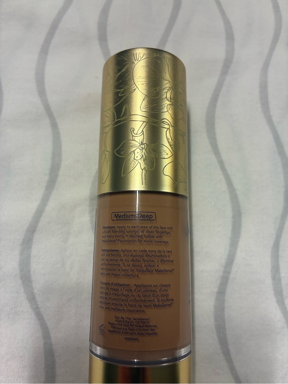 PreOwned SeneGence Color Correcting Tinted Moisturizer Liquid Medium Deep - Picture 2 of 3